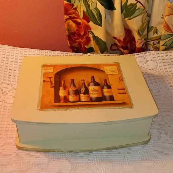 BEAUTIFUL WOODEN COLORFUL STORAGE BOX EMPTY - Picture 1 of 7